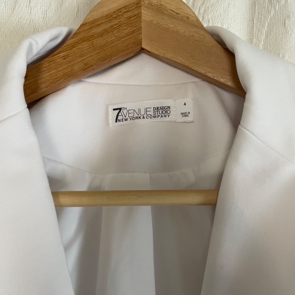 7th Avenue Design Studio White Cap sleeve Blazer - Picture 3 of 4